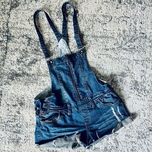 Dollhouse denim overall shorts